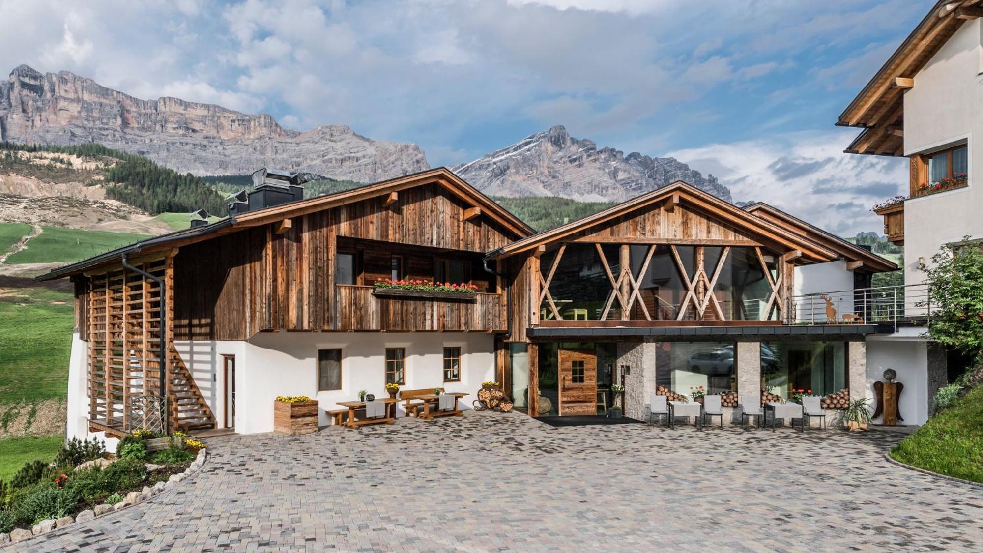 Miraval Naturhotel Badia  Exterior photo